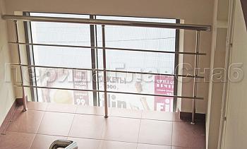 Межэтажное ограждение окна из нержавейки в Санкт-Петербурге. Готовые проекты ПерилаГлавСнаб