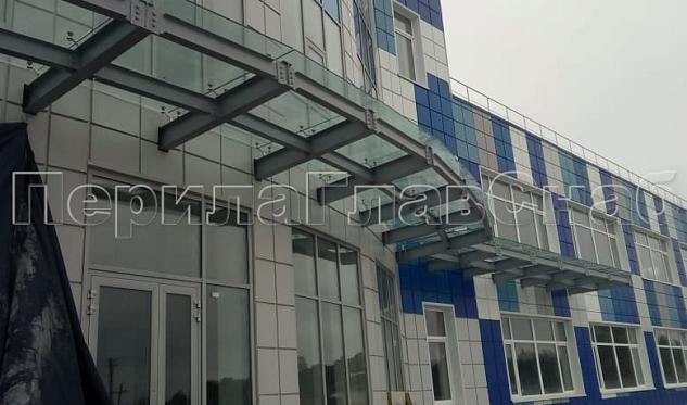 пос. Першино козырек на подконструкции в Санкт-Петербурге. Готовые проекты ПерилаГлавСнаб