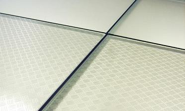 Стеклянный пол в квартиру с декоративным стеклом купить в Санкт-Петербурге