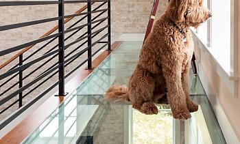 Стеклянный пол на площадке в частном доме в Санкт-Петербурге. Готовые проекты ПерилаГлавСнаб