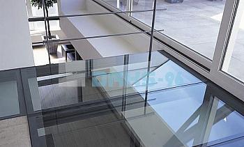 Стеклянный потолок на межэтажной площадке в Санкт-Петербурге. Готовые проекты ПерилаГлавСнаб