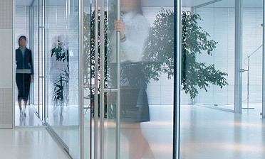 Перегородки в офис с прозрачным стеклом премиум купить в Санкт-Петербурге