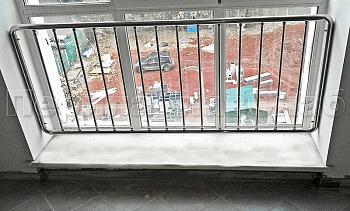 Ограждения из нержавейки экранного типа «Частокол» для окон в Санкт-Петербурге. Готовые проекты ПерилаГлавСнаб