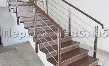 Ограждение со стойками из шлифованной нержавеющей стали с боковым крепежом, со вставками из дерева купить в Санкт-Петербурге