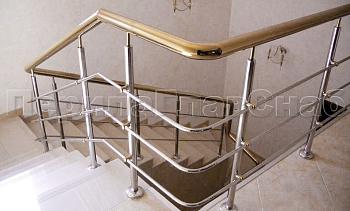 Лестничное ограждение с тремя ригелями и поручнем из латуни в Санкт-Петербурге. Готовые проекты ПерилаГлавСнаб