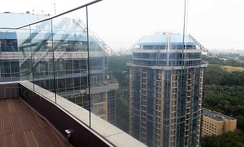 Цельностеклянные ограждения для крыш в Санкт-Петербурге. Готовые проекты ПерилаГлавСнаб