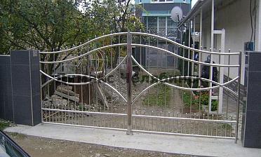 Нержавеющие двустворчатые калитки с вертикальным заполнением купить в Санкт-Петербурге