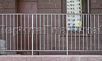 Перила на балкон с вертикальным заполнением в Санкт-Петербурге. Готовые проекты ПерилаГлавСнаб