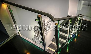 Ограждения со стеклом и подсветкой поручня купить в Санкт-Петербурге
