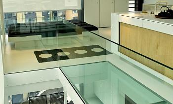 Стеклянные полы на кухне в Санкт-Петербурге. Готовые проекты ПерилаГлавСнаб