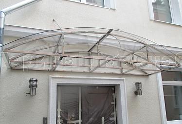 Козырьки на металлокаркасе купить в Санкт-Петербурге