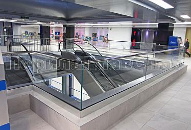 Стеклянные перила для атриумов купить в Санкт-Петербурге