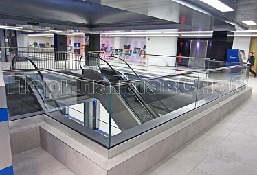 Стеклянные перила для атриумов купить в Санкт-Петербурге Стеклянные перила для атриумов купить в Санкт-Петербурге