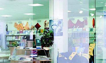 Перегородки с прозрачным стеклом в офис купить в Санкт-Петербурге