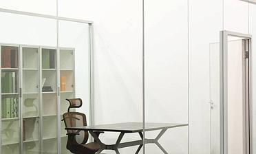 Стеклянные перегородки в офис купить в Санкт-Петербурге