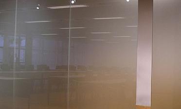 Стеклянные матовые перегородки в офис премиум купить в Санкт-Петербурге