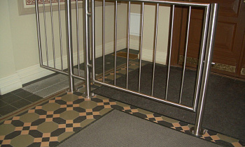 Ограждение лестниц для детей с вертикальным заполнением в Санкт-Петербурге. Готовые проекты ПерилаГлавСнаб