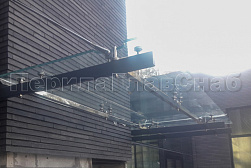 Стеклянные козырьки на спайдерах в Санкт-Петербурге. Готовые проекты ПерилаГлавСнаб - фото 7 Стеклянные козырьки на спайдерах в Санкт-Петербурге. Готовые проекты ПерилаГлавСнаб - фото 7