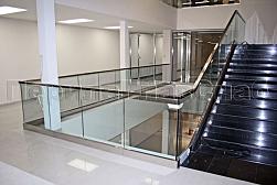Стеклянные ограждения для торговых  и бизнес центров в Санкт-Петербурге. Готовые проекты ПерилаГлавСнаб - фото 16