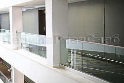 Стеклянные ограждения для торговых  и бизнес центров в Санкт-Петербурге. Готовые проекты ПерилаГлавСнаб - фото 18 Стеклянные ограждения для торговых  и бизнес центров в Санкт-Петербурге. Готовые проекты ПерилаГлавСнаб - фото 18