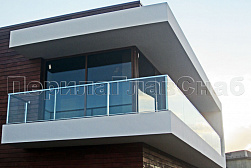 Цельностеклянные ограждения на несущем стекле в Санкт-Петербурге. Готовые проекты ПерилаГлавСнаб - фото 22 Цельностеклянные ограждения на несущем стекле в Санкт-Петербурге. Готовые проекты ПерилаГлавСнаб - фото 22