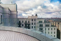 Цельностеклянные ограждения на несущем стекле в Санкт-Петербурге. Готовые проекты ПерилаГлавСнаб - фото 12 Цельностеклянные ограждения на несущем стекле в Санкт-Петербурге. Готовые проекты ПерилаГлавСнаб - фото 12