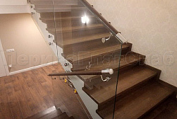 Цельностеклянные ограждения на несущем стекле в Санкт-Петербурге. Готовые проекты ПерилаГлавСнаб - фото 10 Цельностеклянные ограждения на несущем стекле в Санкт-Петербурге. Готовые проекты ПерилаГлавСнаб - фото 10