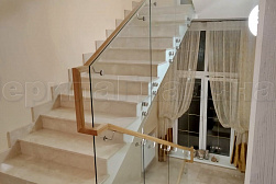 Цельностеклянные ограждения на несущем стекле в Санкт-Петербурге. Готовые проекты ПерилаГлавСнаб - фото 1 Цельностеклянные ограждения на несущем стекле в Санкт-Петербурге. Готовые проекты ПерилаГлавСнаб - фото 1