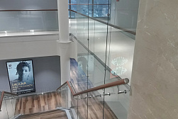 Цельностеклянные ограждения на несущем стекле в Санкт-Петербурге. Готовые проекты ПерилаГлавСнаб - фото 14 Цельностеклянные ограждения на несущем стекле в Санкт-Петербурге. Готовые проекты ПерилаГлавСнаб - фото 14