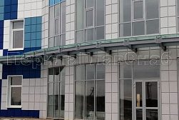 Стеклянные козырьки на спайдерах в Санкт-Петербурге. Готовые проекты ПерилаГлавСнаб - фото 11 Стеклянные козырьки на спайдерах в Санкт-Петербурге. Готовые проекты ПерилаГлавСнаб - фото 11